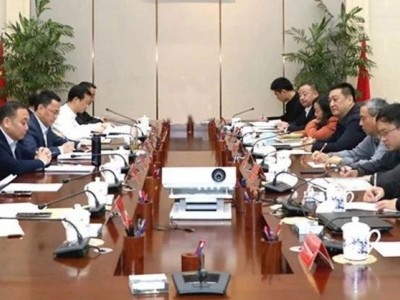 桃源县委书记庞波会见深圳市盐田港集团考察团